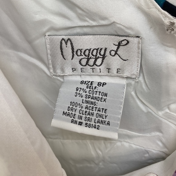 Beautiful Maggie L Petite Cotton Blend Floral V-Neck Dress Size 8P - Picture 7 of 13